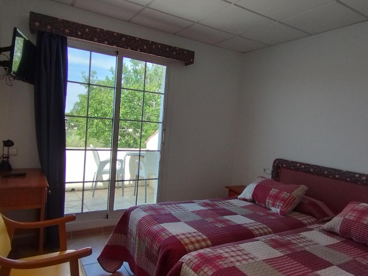 Hostal Restaurant Paca Риумар Экстерьер фото