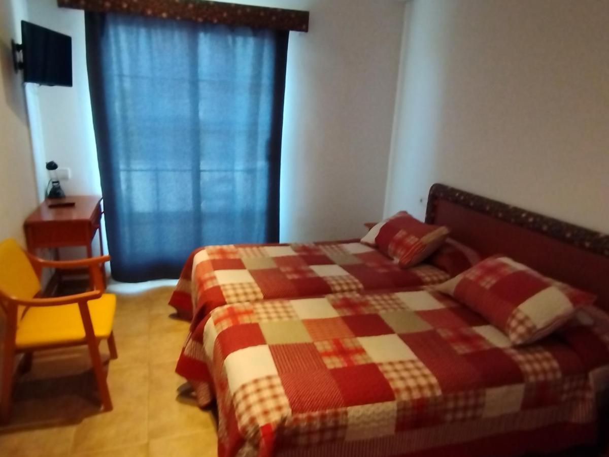 Hostal Restaurant Paca Риумар Экстерьер фото