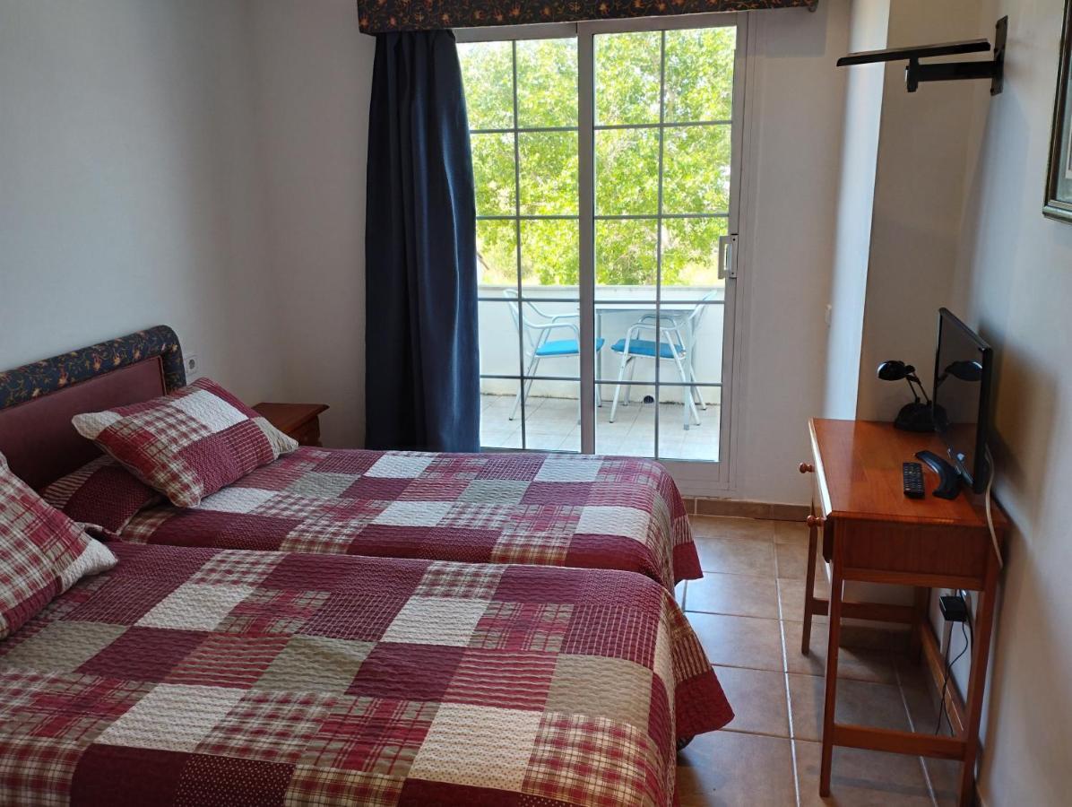 Hostal Restaurant Paca Риумар Экстерьер фото